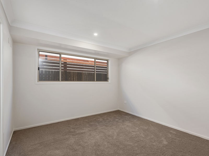 16 Hamilton Street, Newtown QLD 4350