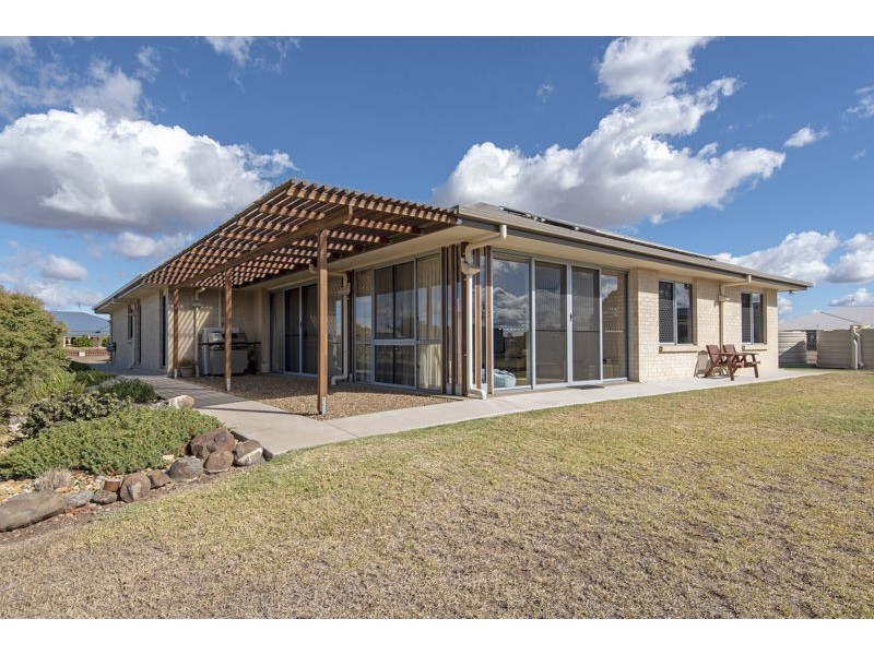 55 Hilltop Drive, Gowrie Junction QLD 4352