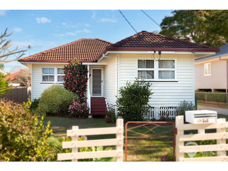 11 Kenbarry Street, Brighton QLD 4017