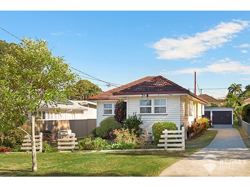 11 Kenbarry Street, Brighton QLD 4017