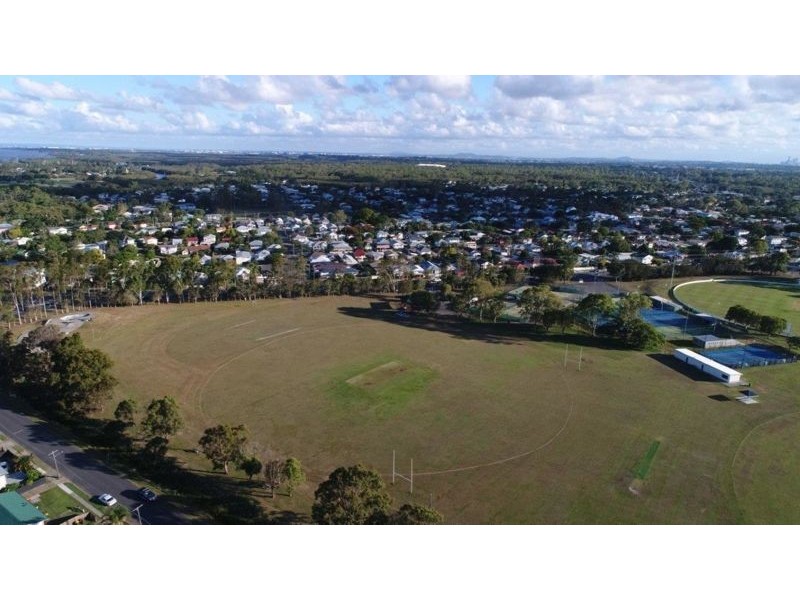 46 Connaught Street, Sandgate QLD 4017