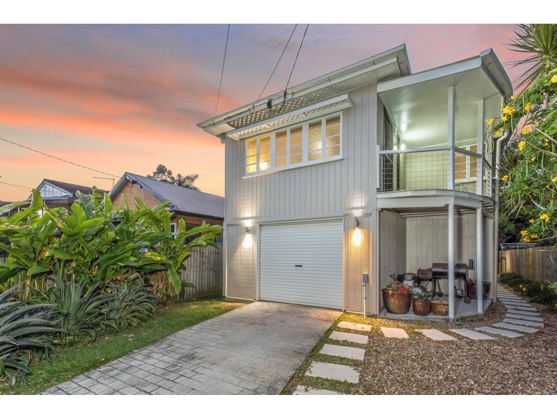 30 Thirteenth Avenue, Brighton QLD 4017