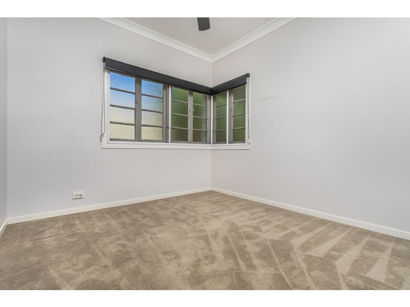 30 Thirteenth Avenue, Brighton QLD 4017