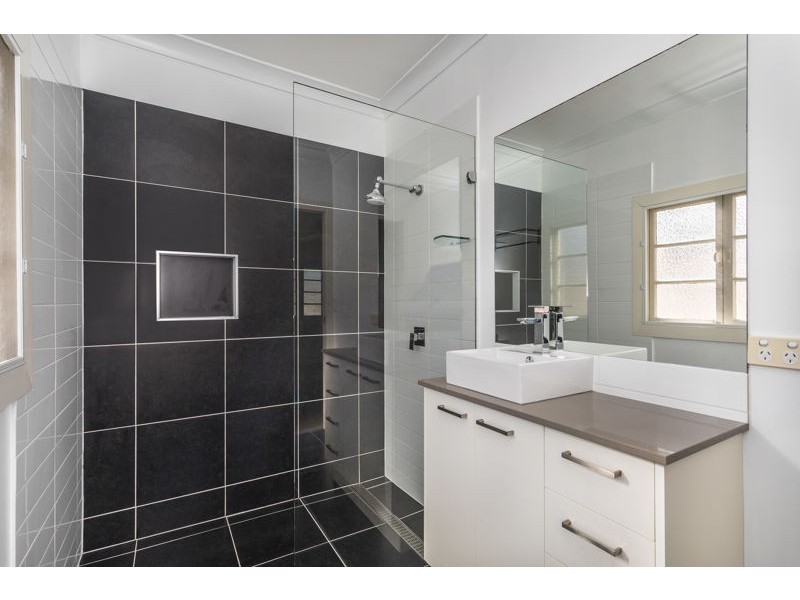 30 Thirteenth Avenue, Brighton QLD 4017