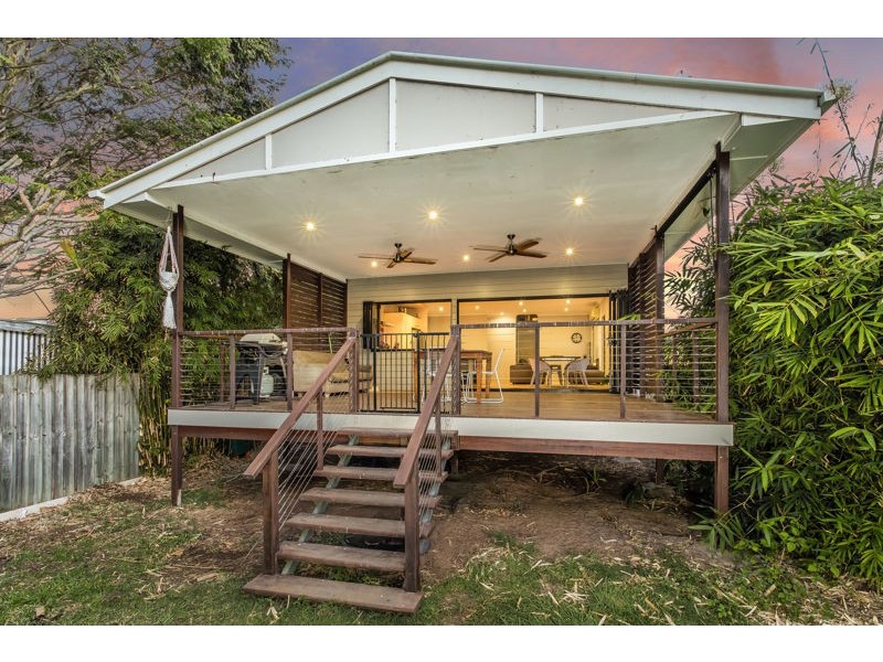 30 Thirteenth Avenue, Brighton QLD 4017