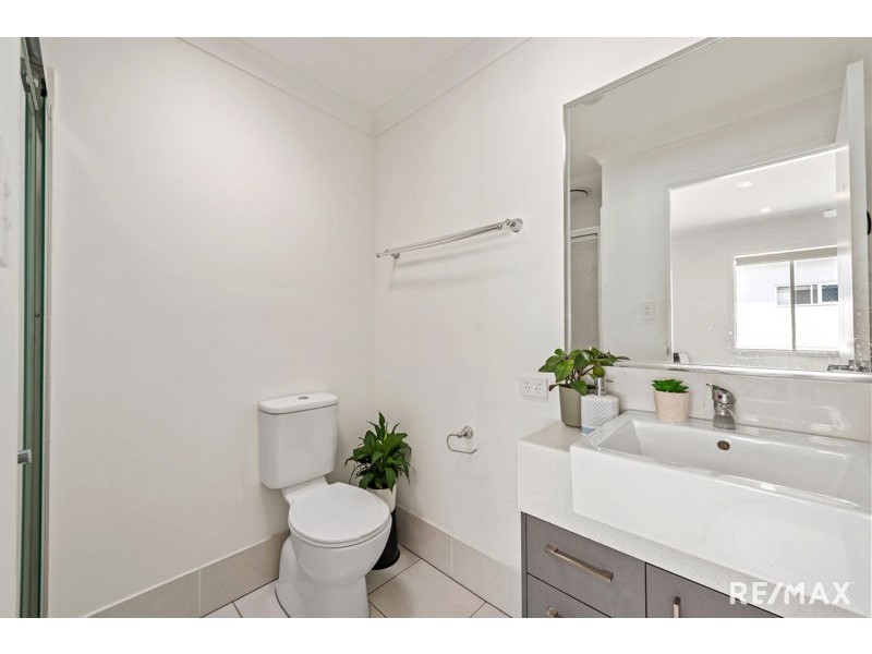 8 Robbins Lane, Fitzgibbon QLD 4018