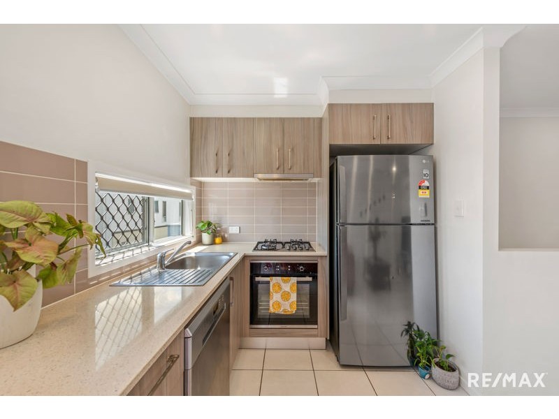 8 Robbins Lane, Fitzgibbon QLD 4018