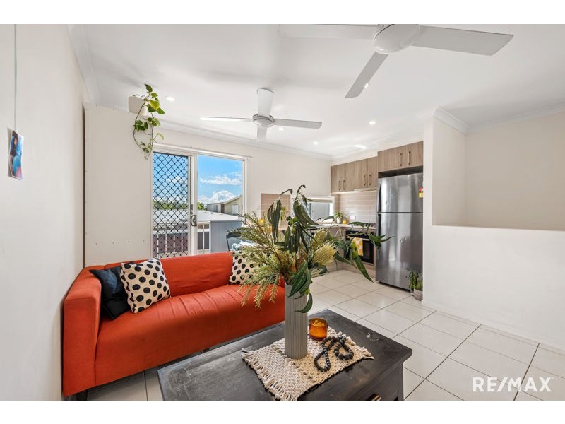 8 Robbins Lane, Fitzgibbon QLD 4018