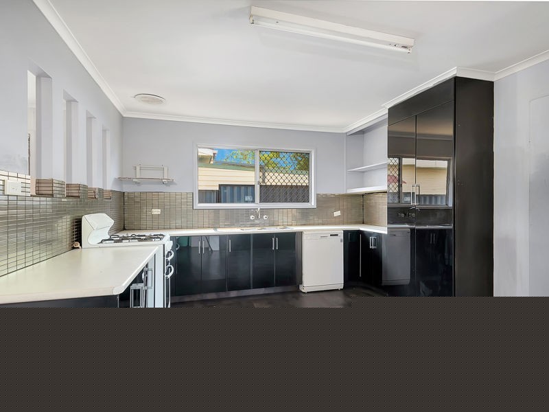 24 Teesdale Avenue, Newtown QLD 4350