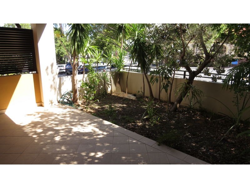 1/66 Loudon Street, Sandgate QLD 4017