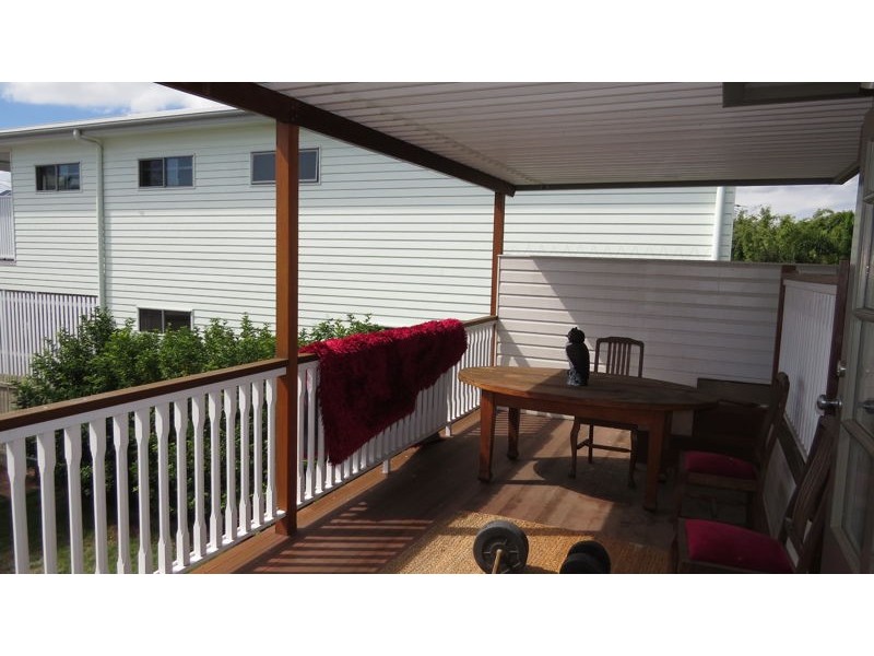 98 Clayton Street, Sandgate QLD 4017