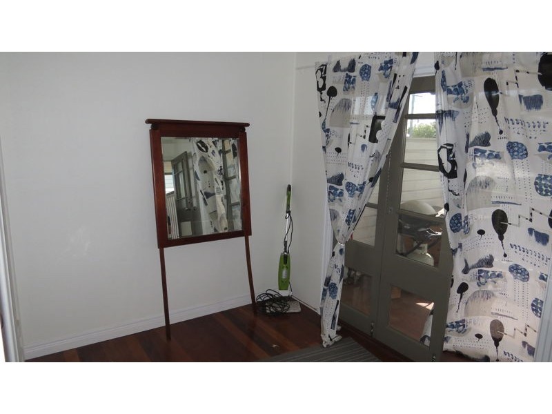 98 Clayton Street, Sandgate QLD 4017