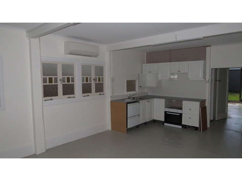 98 Clayton Street, Sandgate QLD 4017