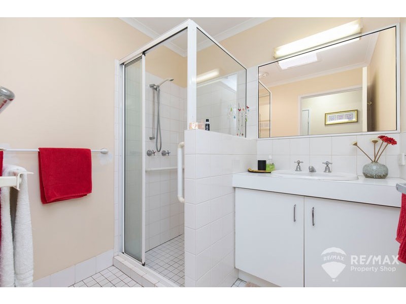 4/143 Northcote Street, Brighton QLD 4017