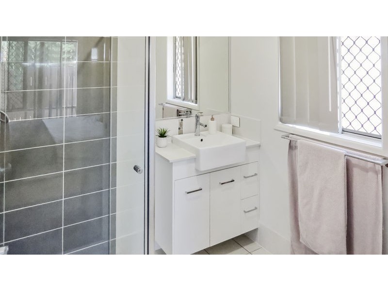 77 High Street, Brighton QLD 4017