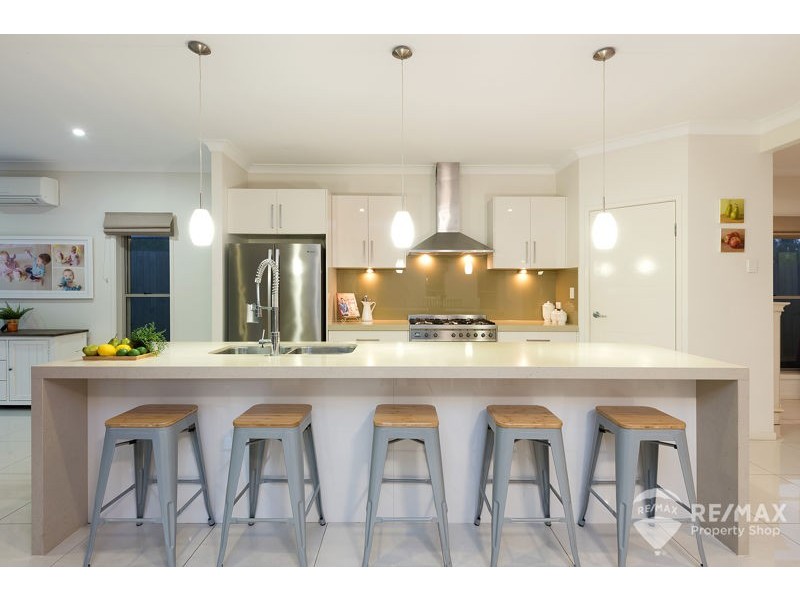 111 Alexandra Street, Sandgate QLD 4017