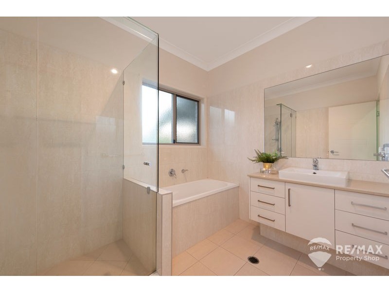 111 Alexandra Street, Sandgate QLD 4017