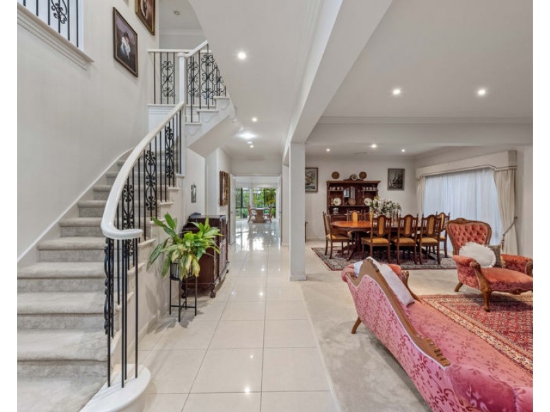 8 CHESTERTON CT, North Lakes QLD 4509