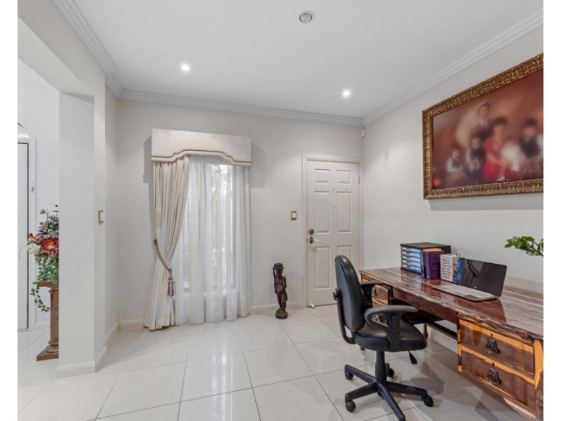 8 CHESTERTON CT, North Lakes QLD 4509