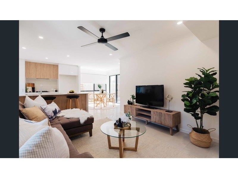 10/100 Spitfire Avenue, Strathpine QLD 4500