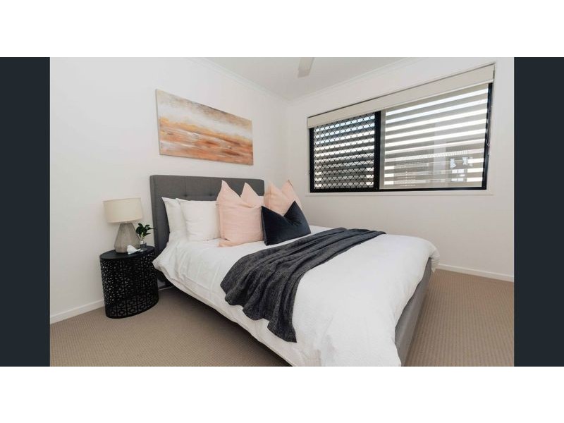 10/100 Spitfire Avenue, Strathpine QLD 4500