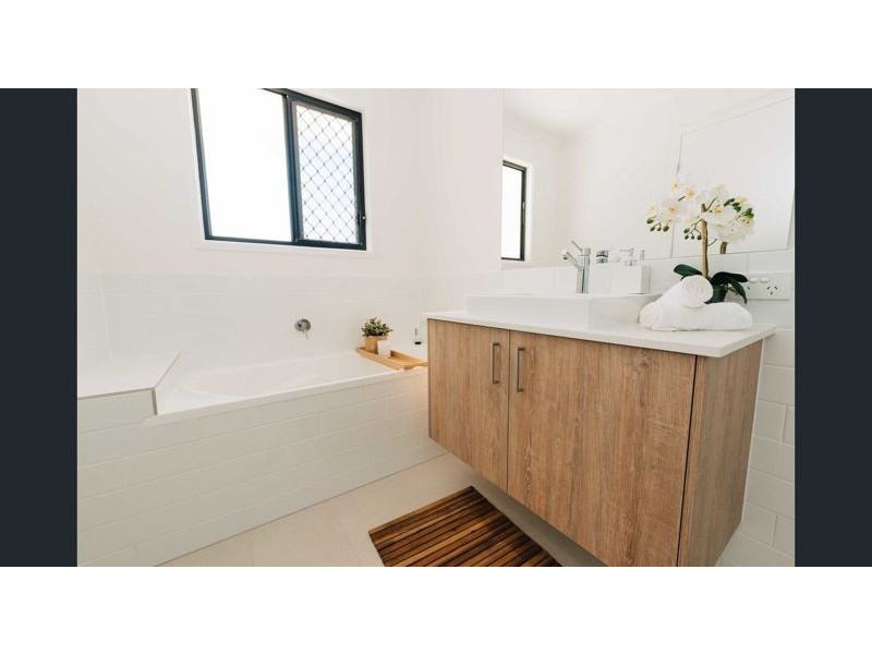 10/100 Spitfire Avenue, Strathpine QLD 4500