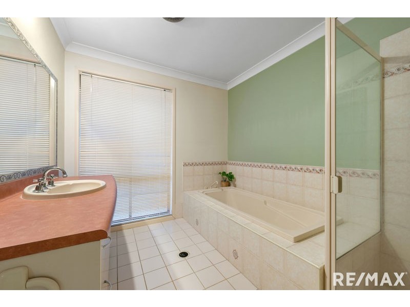 10 Sefton Court, North Lakes QLD 4509