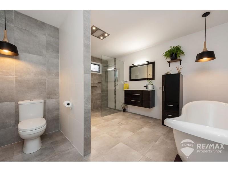 26 Kate Street, Shorncliffe QLD 4017