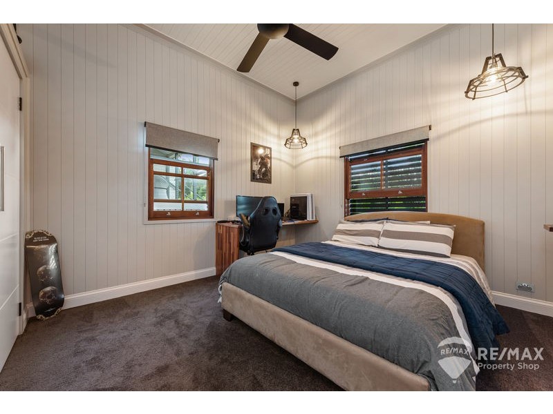 26 Kate Street, Shorncliffe QLD 4017