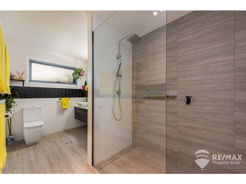 26 Kate Street, Shorncliffe QLD 4017