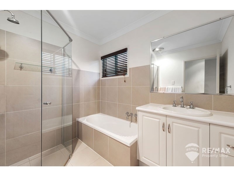187 Brighton Road, Sandgate QLD 4017