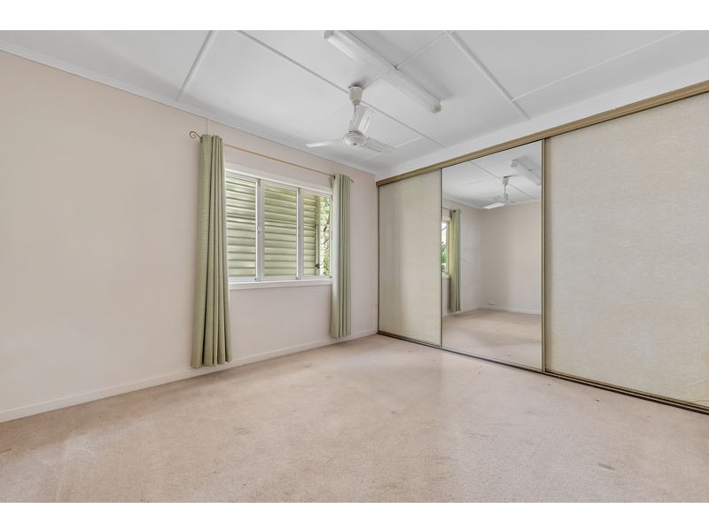 101 Hoskins Street, Sandgate QLD 4017