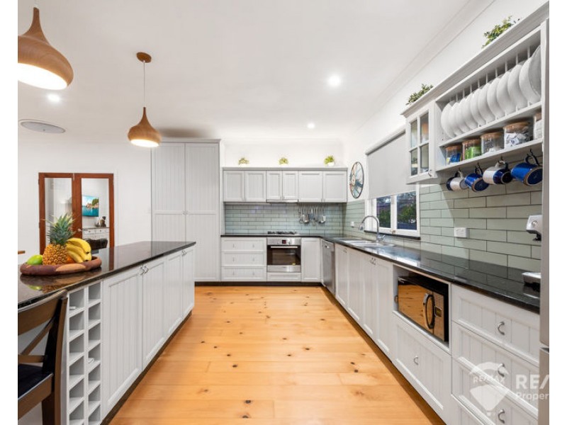 37 Finnie Road, Deagon QLD 4017