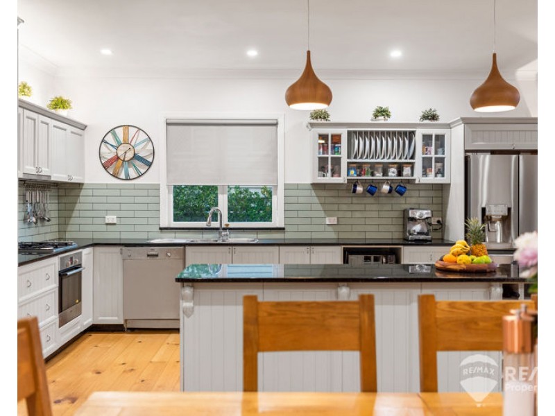 37 Finnie Road, Deagon QLD 4017