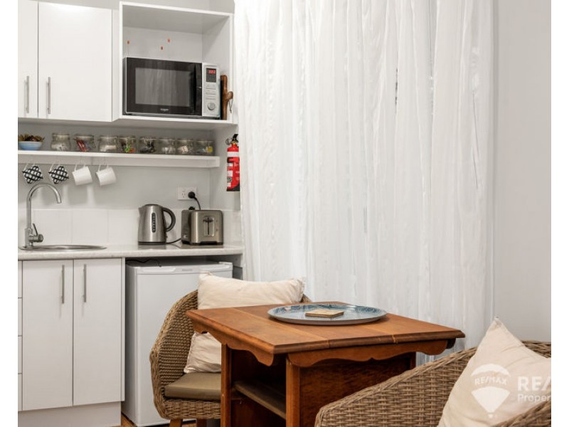 37 Finnie Road, Deagon QLD 4017