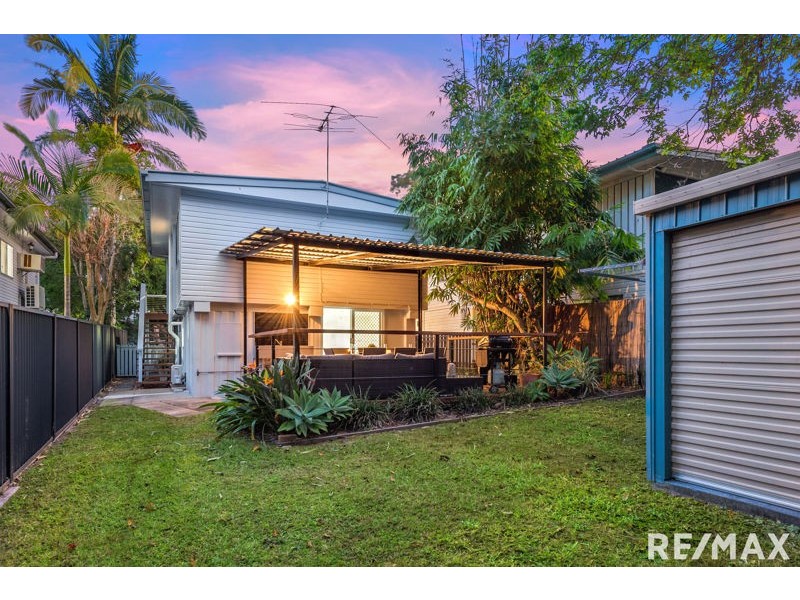 74 Pikett Street, Clontarf QLD 4019