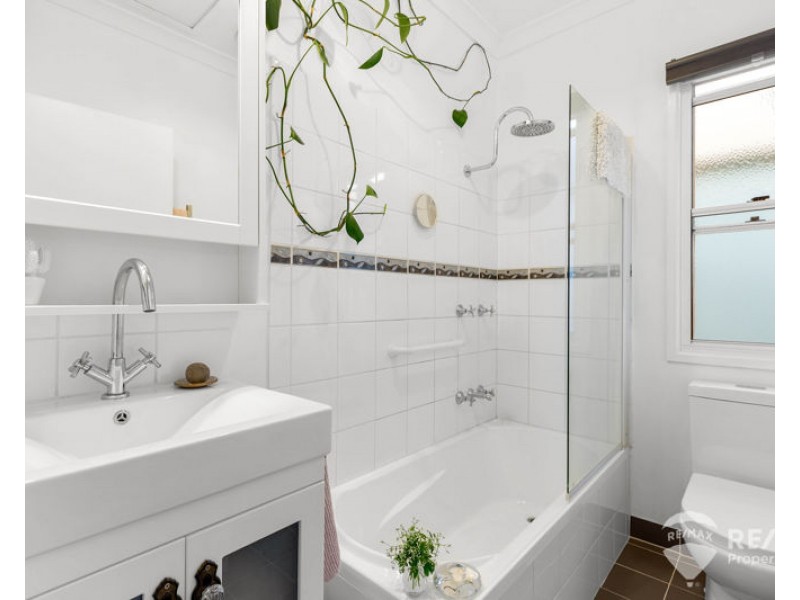 16 Murray Street, Sandgate QLD 4017