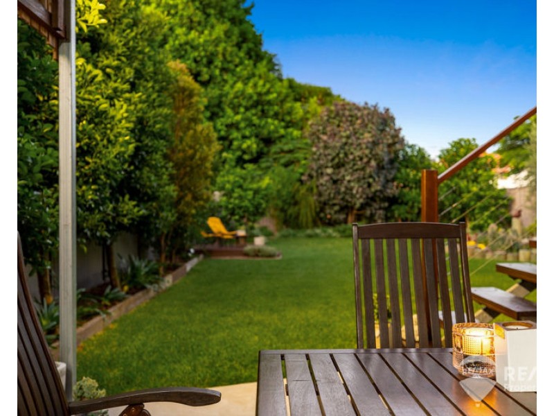 16 Murray Street, Sandgate QLD 4017