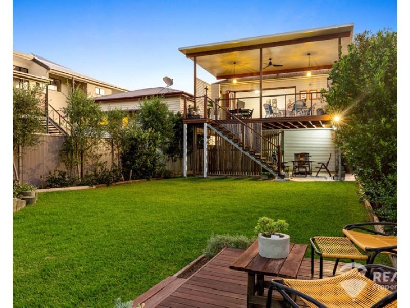 16 Murray Street, Sandgate QLD 4017