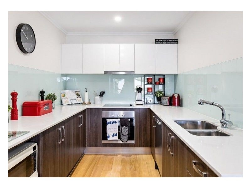 4/15 Percy Street, Redcliffe QLD 4020