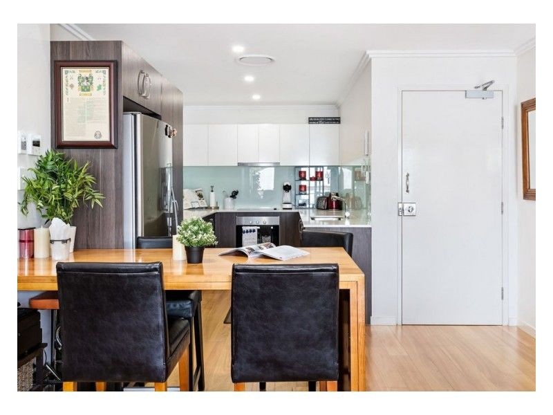 4/15 Percy Street, Redcliffe QLD 4020