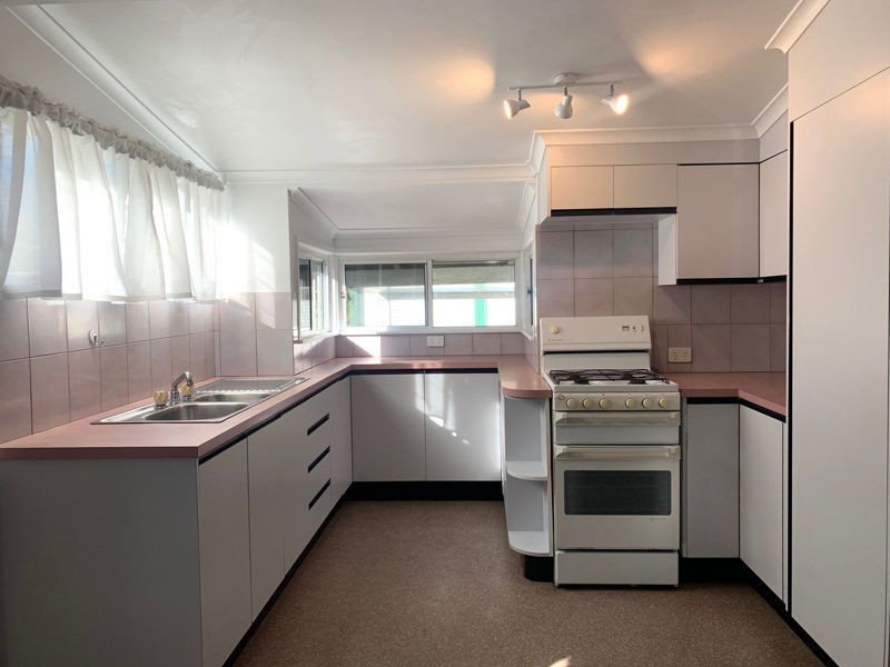 22 Bevington Street, Shorncliffe QLD 4017