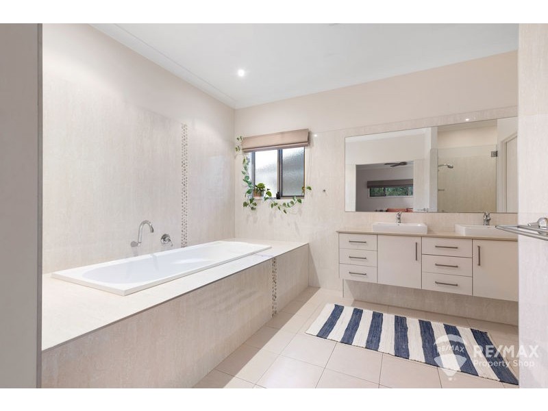 111 Alexandra Street, Sandgate QLD 4017