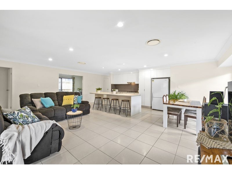 17 Central Green Drive, Narangba QLD 4504