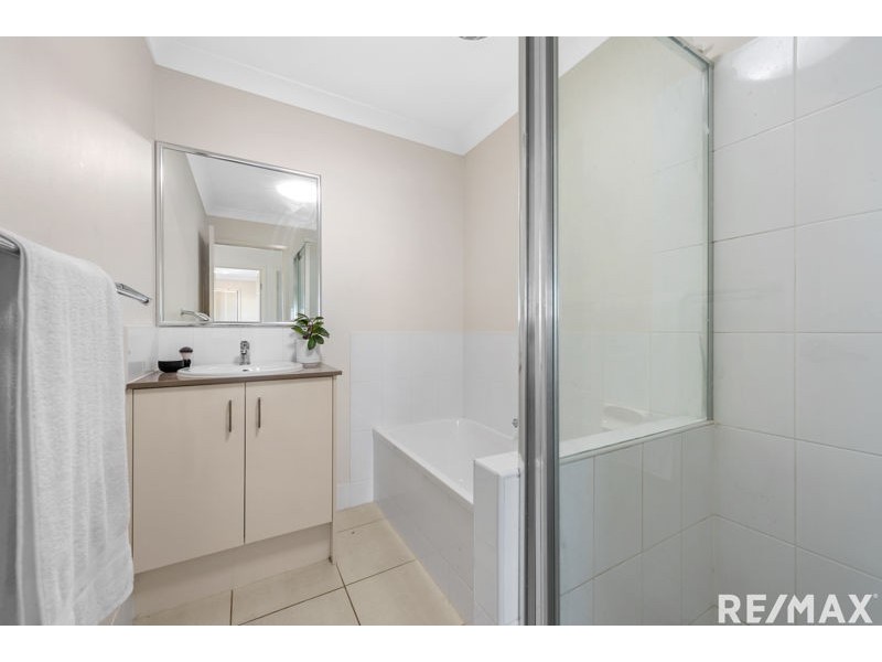 18/1 Emerald Place, Bridgeman Downs QLD 4035