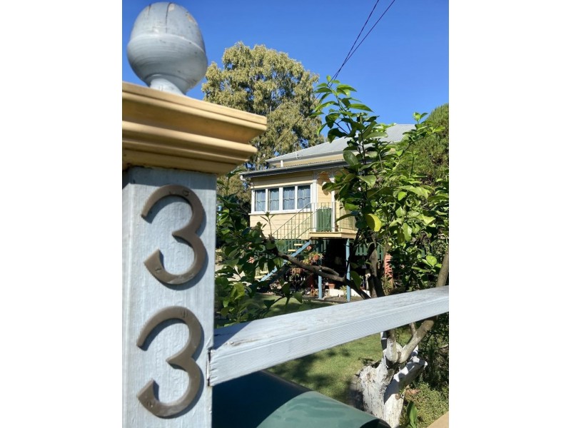 33 Gowen Street, Shorncliffe QLD 4017