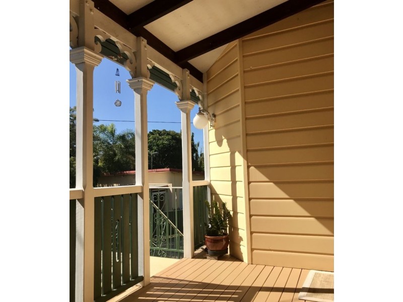 33 Gowen Street, Shorncliffe QLD 4017