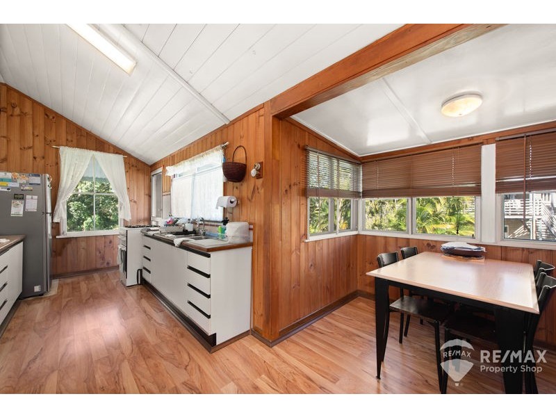 33 Gowen Street, Shorncliffe QLD 4017