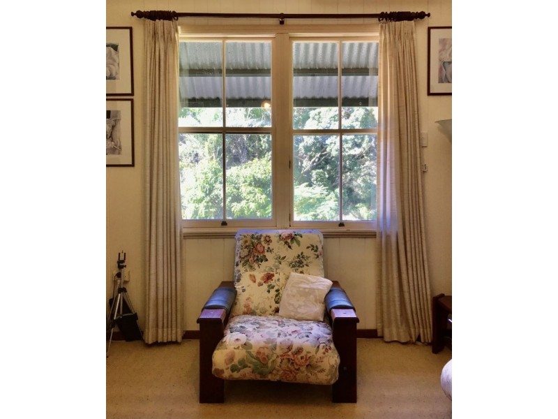 33 Gowen Street, Shorncliffe QLD 4017