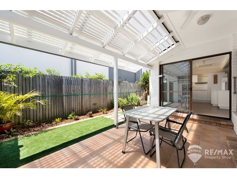 2/32 Third Avenue, Sandgate QLD 4017